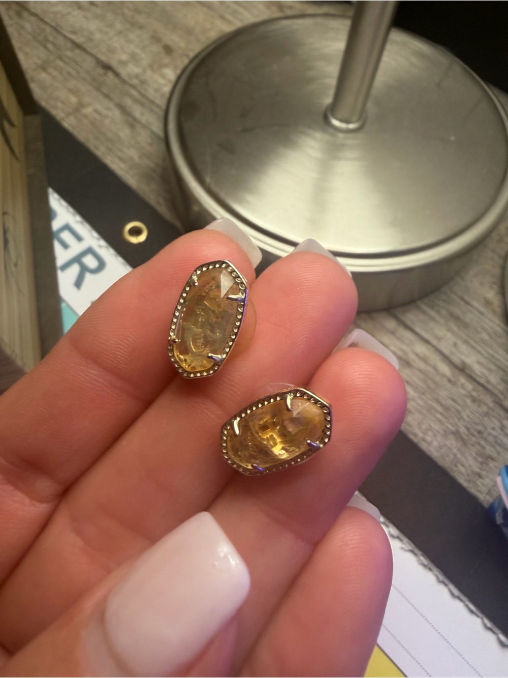 Kendra Scott Golden Citrine Glass Oval Stud Earrings